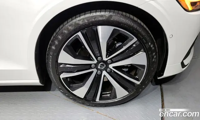 Volvo S60 2024 2.0 автомат (гидро), миниатюра 7 Volvo S60 2024 2.0 автомат (гидро), миниатюра 7