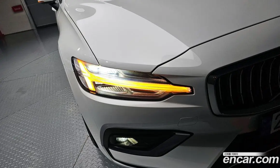 Volvo S60 2024 2.0 автомат (гидро), фото 8 Volvo S60 2024 2.0 автомат (гидро), фото 8