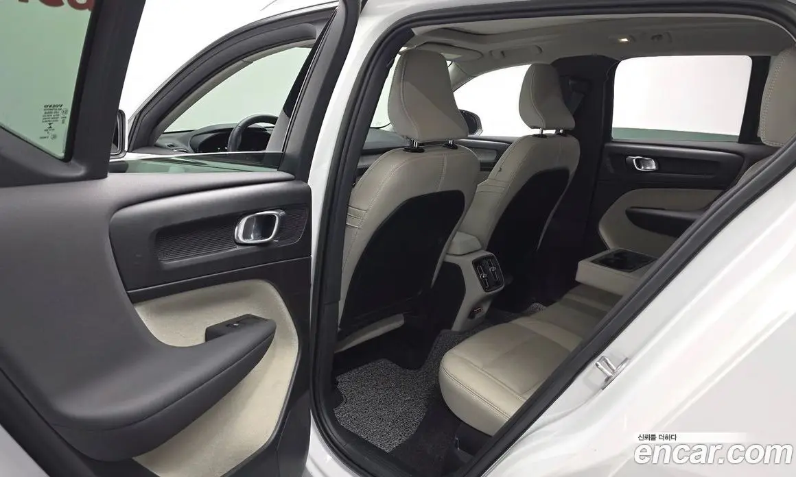 Volvo XC40 2022 2.0 автомат (гидро), фото 16 Volvo XC40 2022 2.0 автомат (гидро), фото 16