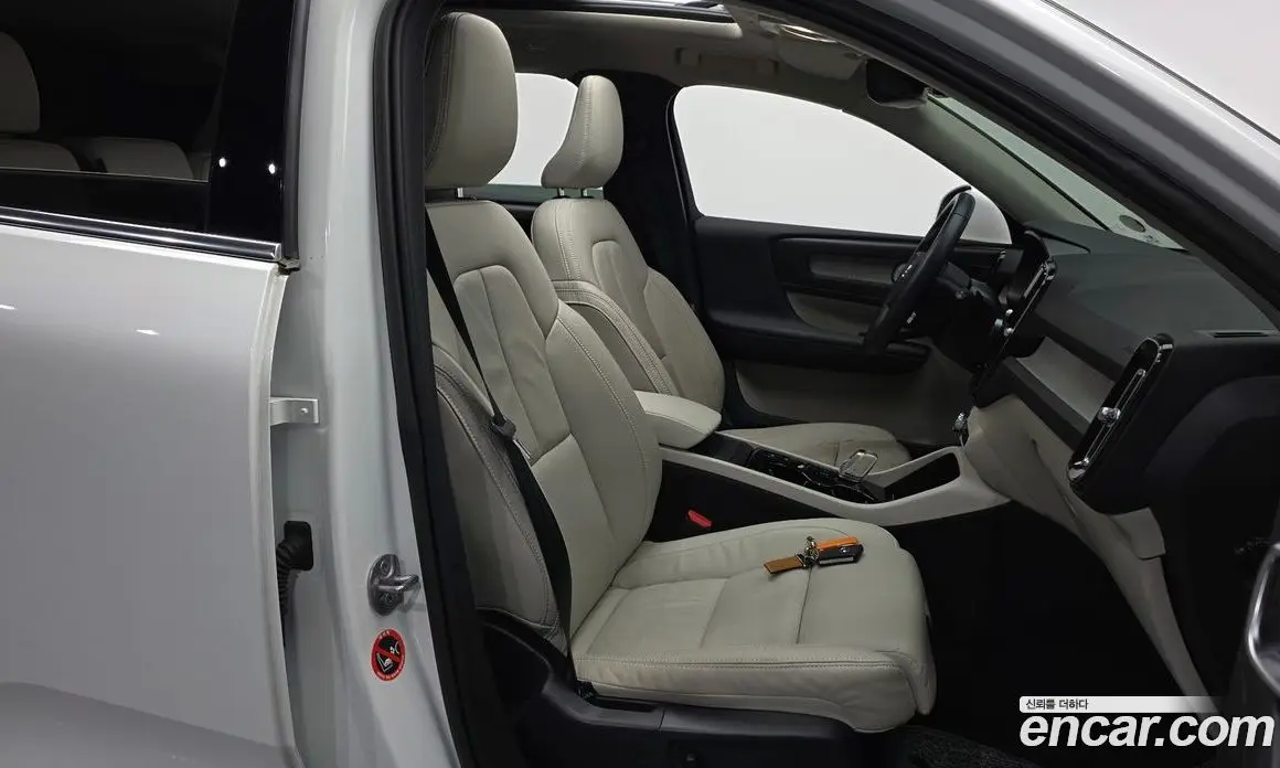 Volvo XC40 2022 2.0 автомат (гидро), фото 17 Volvo XC40 2022 2.0 автомат (гидро), фото 17