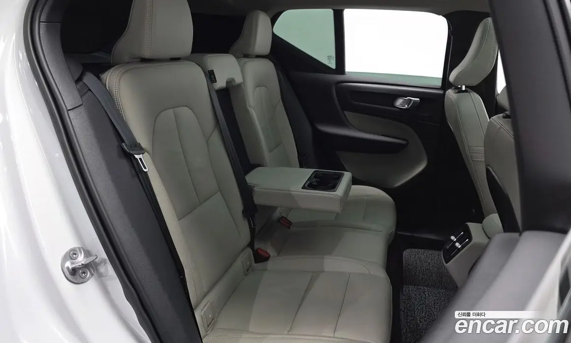 Volvo XC40 2022 2.0 автомат (гидро), фото 18 Volvo XC40 2022 2.0 автомат (гидро), фото 18