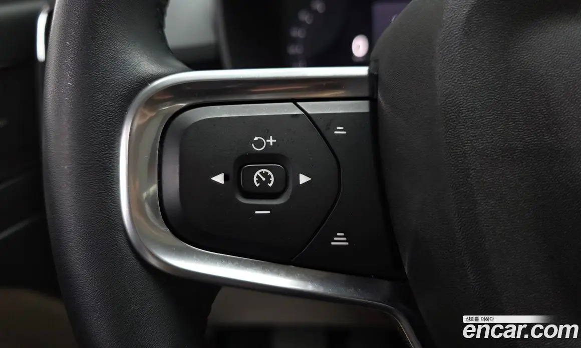 Volvo XC40 2022 2.0 автомат (гидро), фото 20 Volvo XC40 2022 2.0 автомат (гидро), фото 20