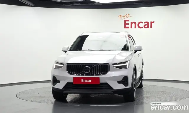 Volvo XC40 2022 2.0 автомат (гидро), миниатюра 3 Volvo XC40 2022 2.0 автомат (гидро), миниатюра 3