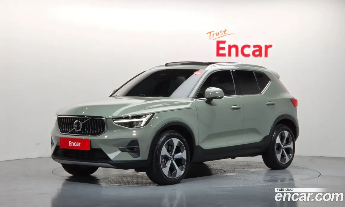 Volvo XC40 2023 2.0 автомат (гидро), фото 1 Volvo XC40 2023 2.0 автомат (гидро), фото 1