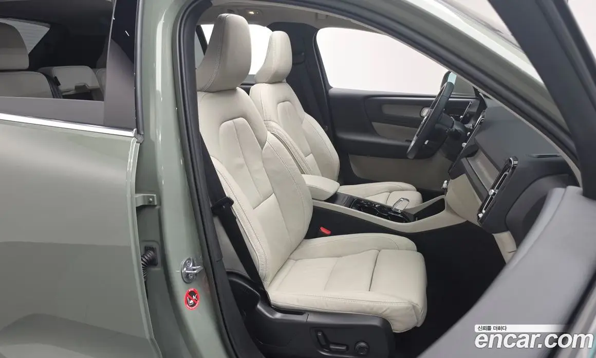 Volvo XC40 2023 2.0 автомат (гидро), фото 16 Volvo XC40 2023 2.0 автомат (гидро), фото 16