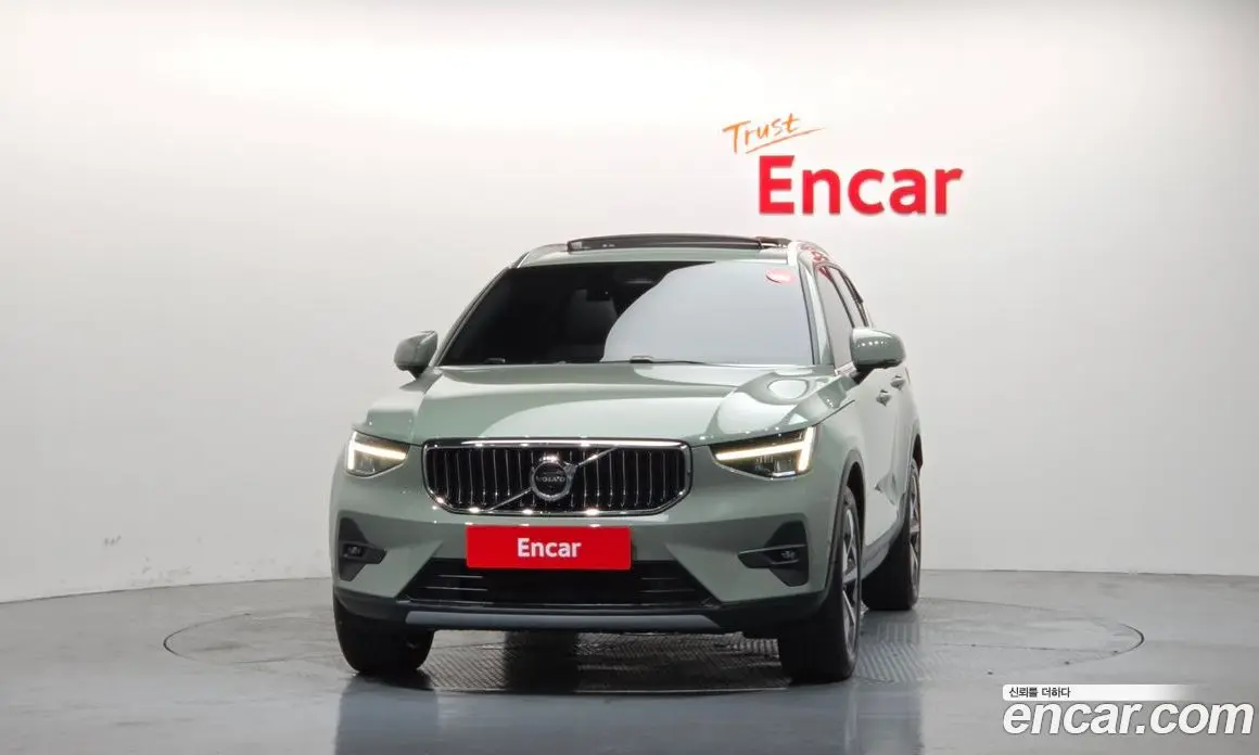 Volvo XC40 2023 2.0 автомат (гидро), фото 3 Volvo XC40 2023 2.0 автомат (гидро), фото 3