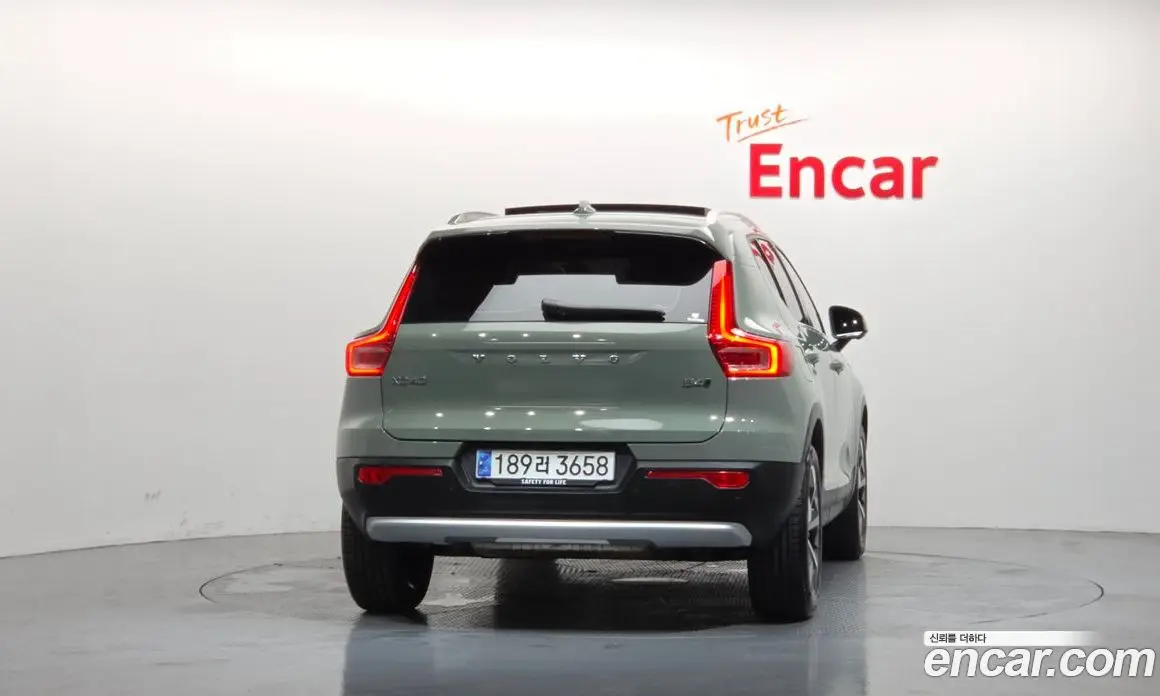 Volvo XC40 2023 2.0 автомат (гидро), фото 4 Volvo XC40 2023 2.0 автомат (гидро), фото 4