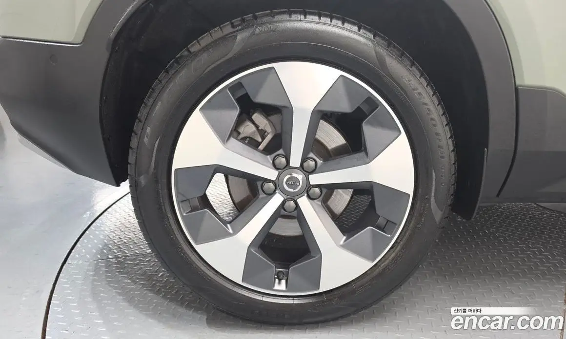 Volvo XC40 2023 2.0 автомат (гидро), фото 5 Volvo XC40 2023 2.0 автомат (гидро), фото 5