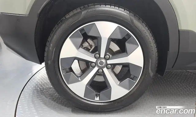 Volvo XC40 2023 2.0 автомат (гидро), миниатюра 5 Volvo XC40 2023 2.0 автомат (гидро), миниатюра 5