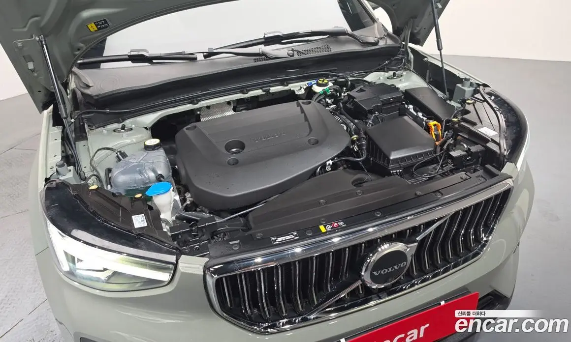 Volvo XC40 2023 2.0 автомат (гидро), фото 6 Volvo XC40 2023 2.0 автомат (гидро), фото 6