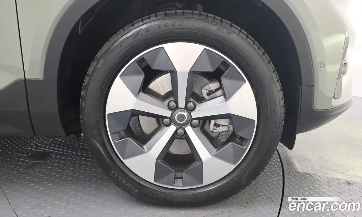 Volvo XC40 2023 2.0 автомат (гидро), фото 7 Volvo XC40 2023 2.0 автомат (гидро), фото 7