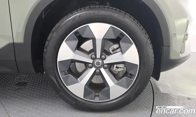 Volvo XC40 2023 2.0 автомат (гидро), миниатюра 7 Volvo XC40 2023 2.0 автомат (гидро), миниатюра 7