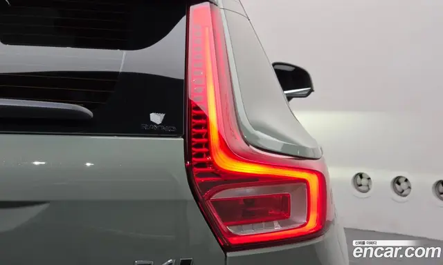 Volvo XC40 2023 2.0 автомат (гидро), миниатюра 9 Volvo XC40 2023 2.0 автомат (гидро), миниатюра 9