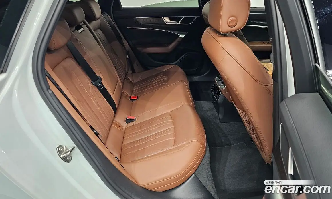 Audi A6 2021 2.0 автомат (гидро), фото 17