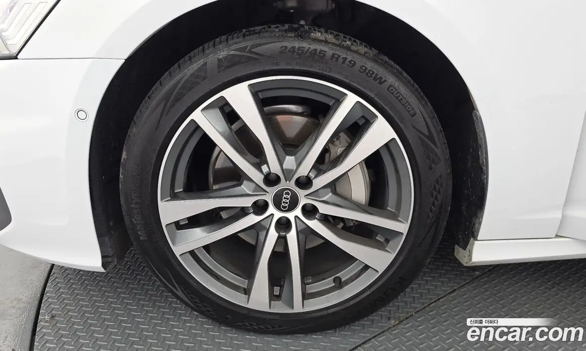 Audi A6 2021 2.0 автомат (гидро), фото 4 Audi A6 2021 2.0 автомат (гидро), фото 4