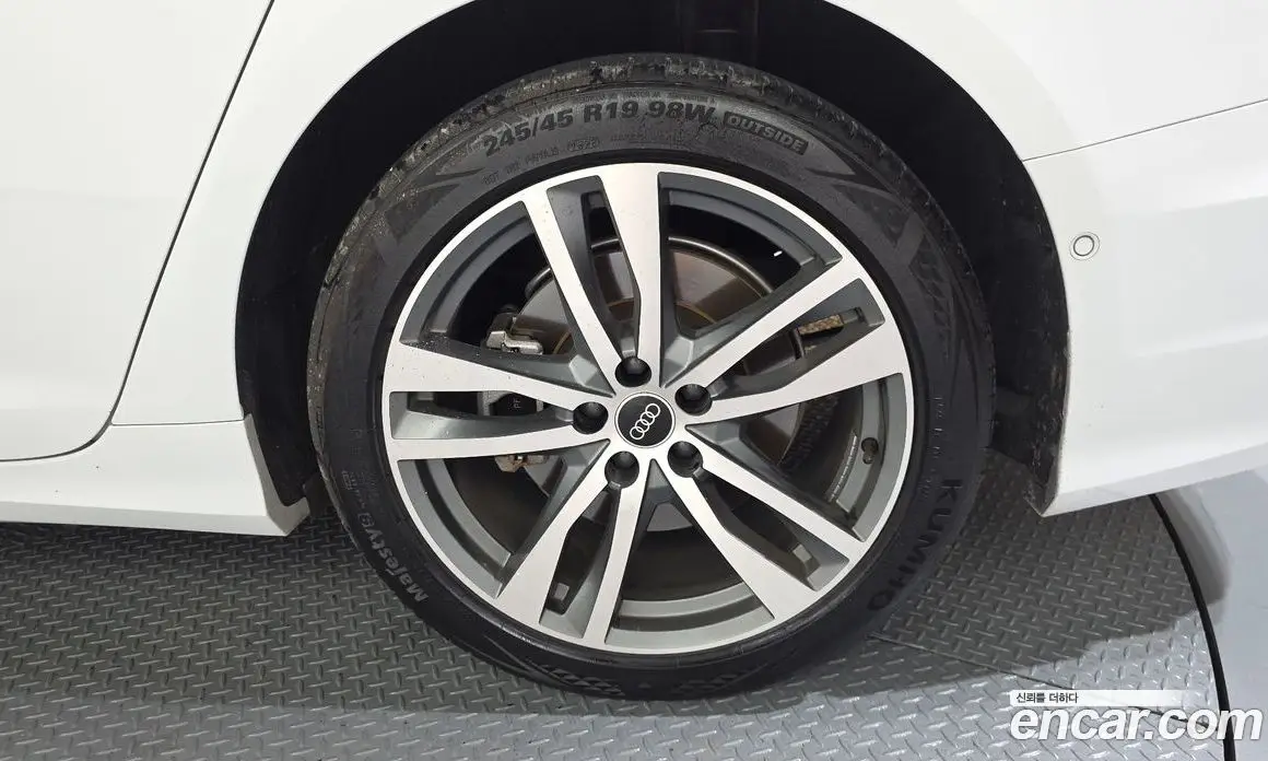 Audi A6 2021 2.0 автомат (гидро), фото 6 Audi A6 2021 2.0 автомат (гидро), фото 6