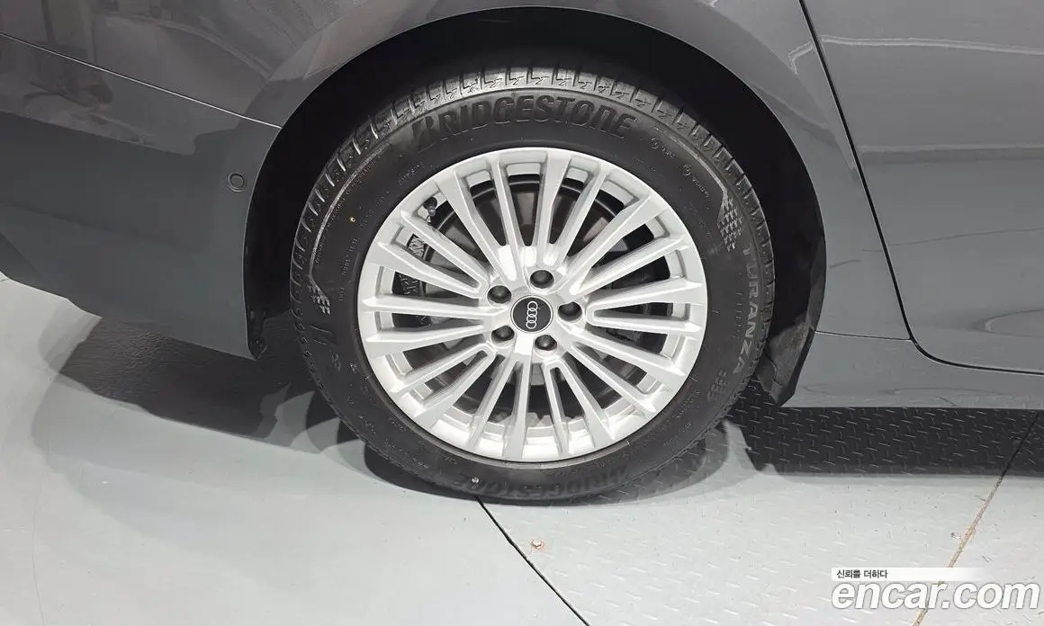 Audi A6 2021 2.0 автомат (гидро), фото 5