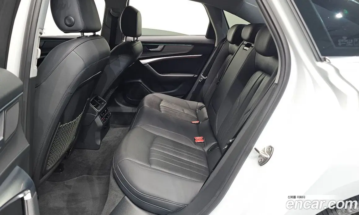 Audi A6 2021 2.0 автомат (гидро), фото 17