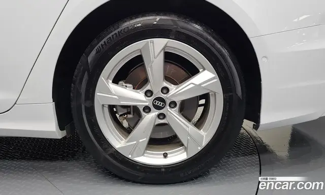 Audi A6 2021 2.0 автомат (гидро), миниатюра 6