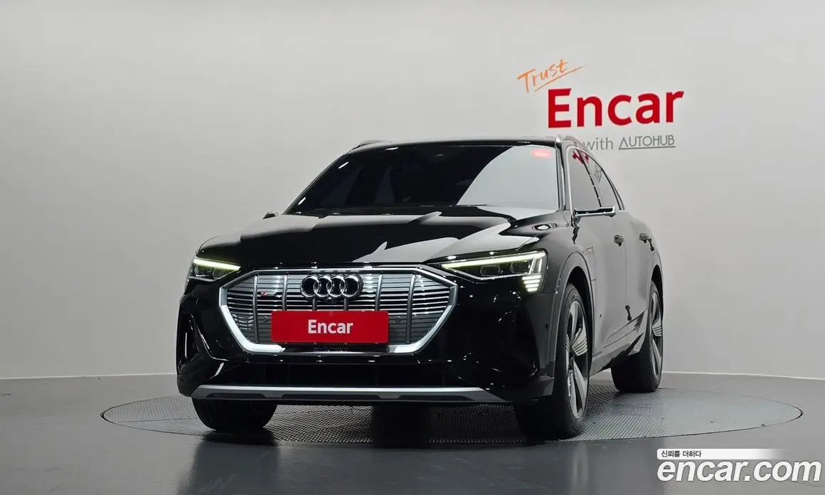 Audi e-tron 2021 0.2 автомат (гидро), фото 3 Audi e-tron 2021 0.2 автомат (гидро), фото 3