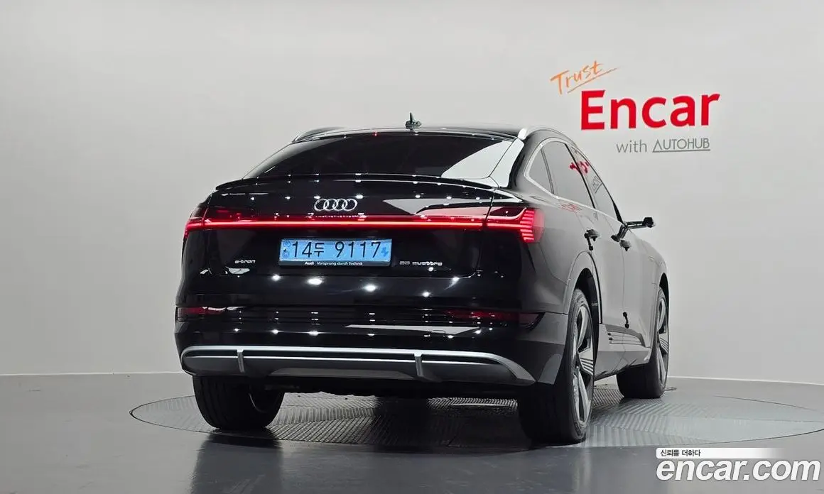 Audi e-tron 2021 0.2 автомат (гидро), фото 4 Audi e-tron 2021 0.2 автомат (гидро), фото 4