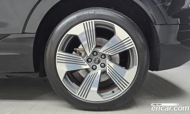 Audi e-tron 2021 0.2 автомат (гидро), миниатюра 7 Audi e-tron 2021 0.2 автомат (гидро), миниатюра 7