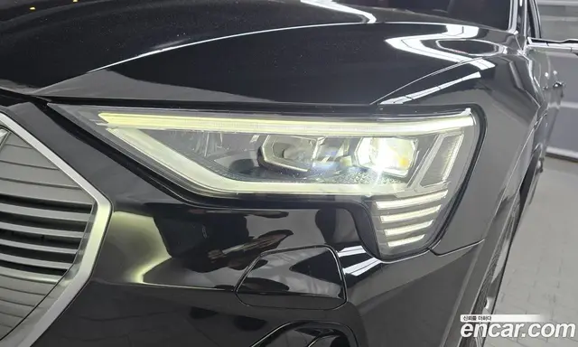 Audi e-tron 2021 0.2 автомат (гидро), миниатюра 8 Audi e-tron 2021 0.2 автомат (гидро), миниатюра 8
