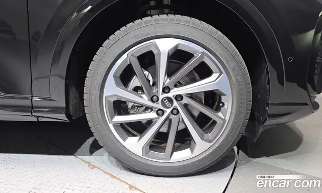 Audi Q5 2025 2.0 автомат (гидро), миниатюра 7 Audi Q5 2025 2.0 автомат (гидро), миниатюра 7
