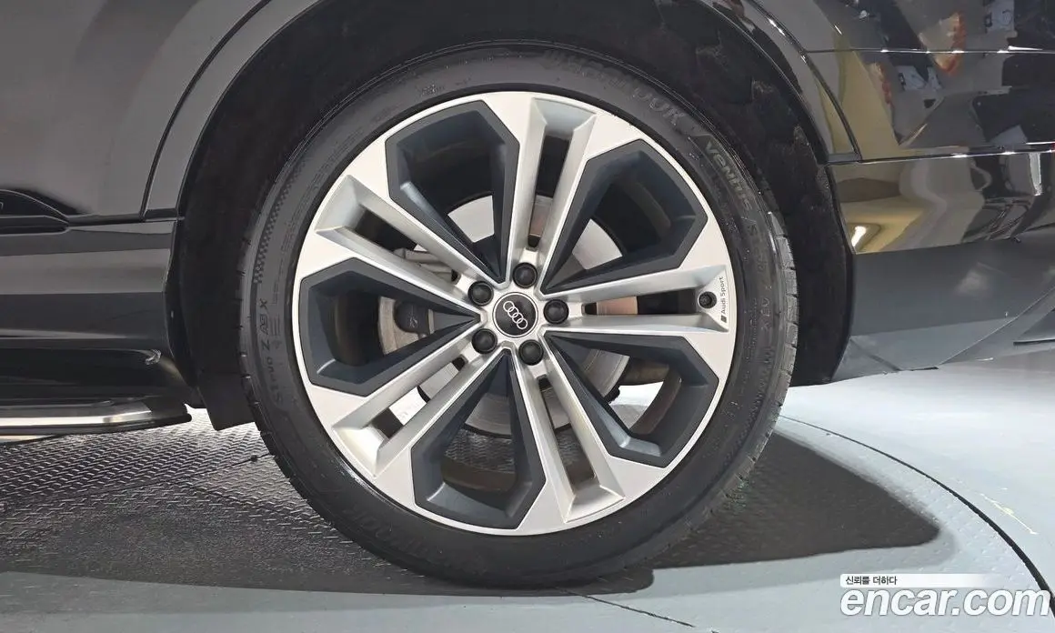 Audi Q7 2022 3.0 автомат (гидро), фото 6