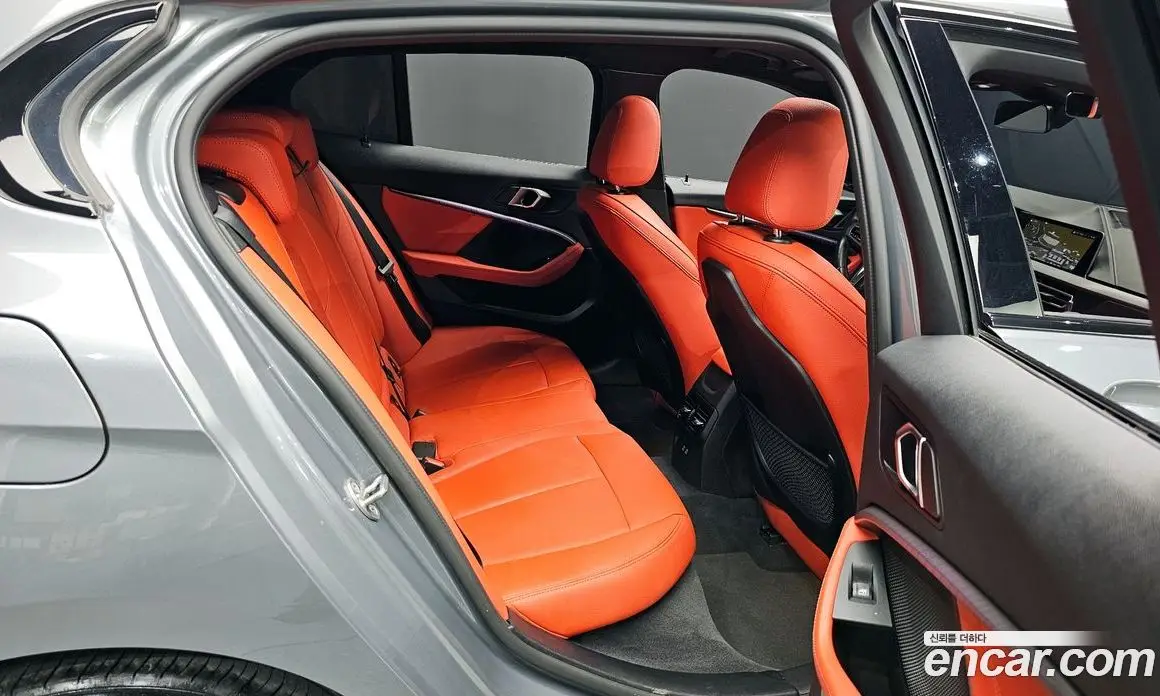 BMW 1 серия 2022 2.0 автомат (гидро), фото 16