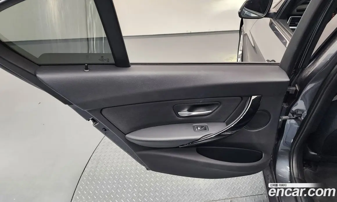 BMW 3 серия 2017 2.0 автомат (гидро), фото 15 BMW 3 серия 2017 2.0 автомат (гидро), фото 15