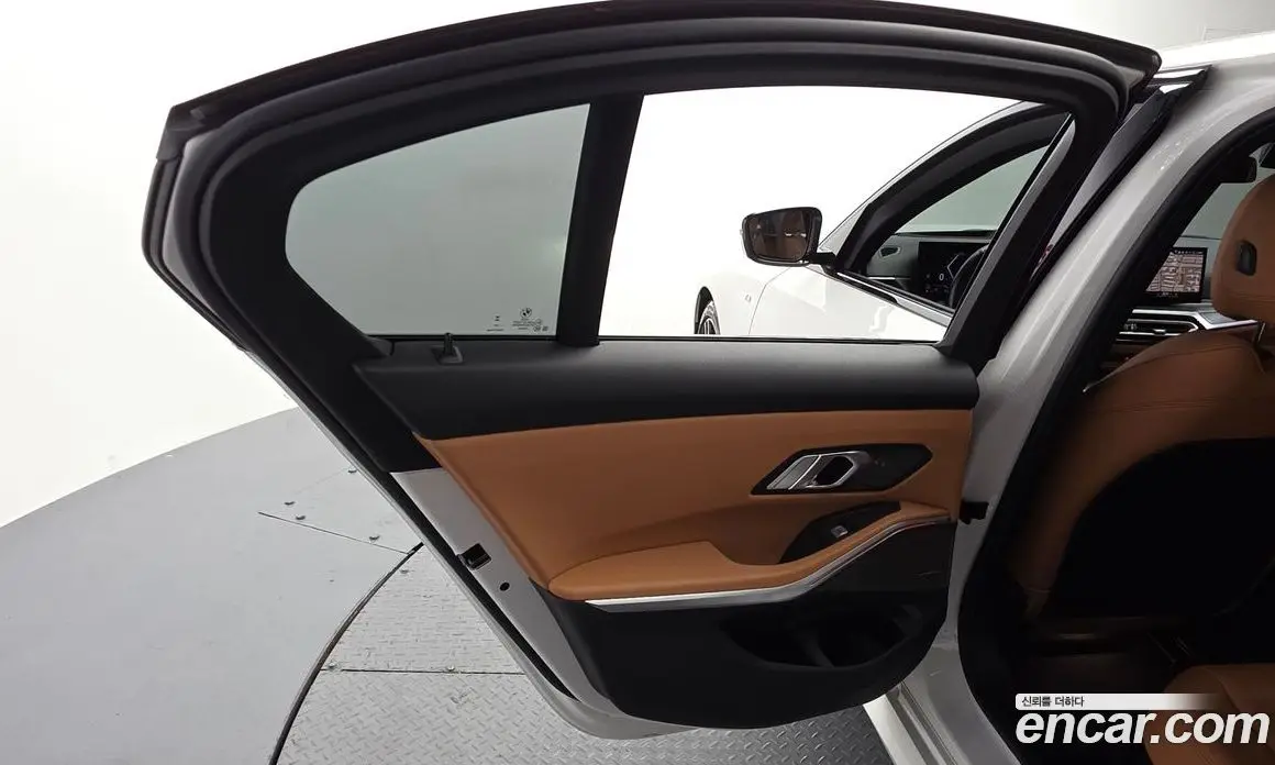 BMW 3 серия 2024 2.0 автомат (гидро), фото 15