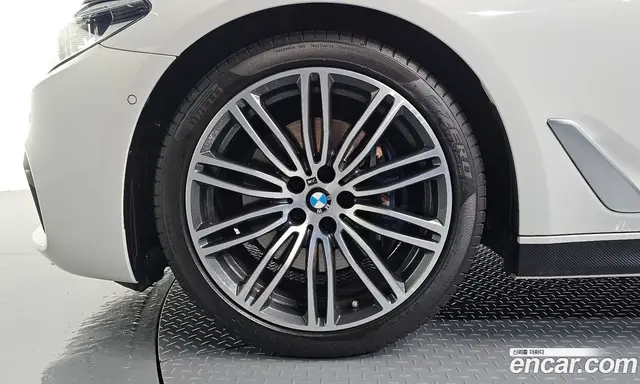 BMW 5 серия 2019 2.0 автомат (гидро), миниатюра 4 BMW 5 серия 2019 2.0 автомат (гидро), миниатюра 4