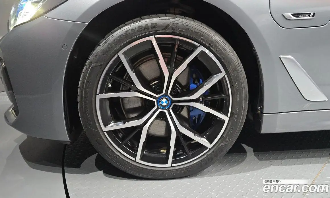 BMW 5 серия 2023 2.0 автомат (гидро), фото 4 BMW 5 серия 2023 2.0 автомат (гидро), фото 4
