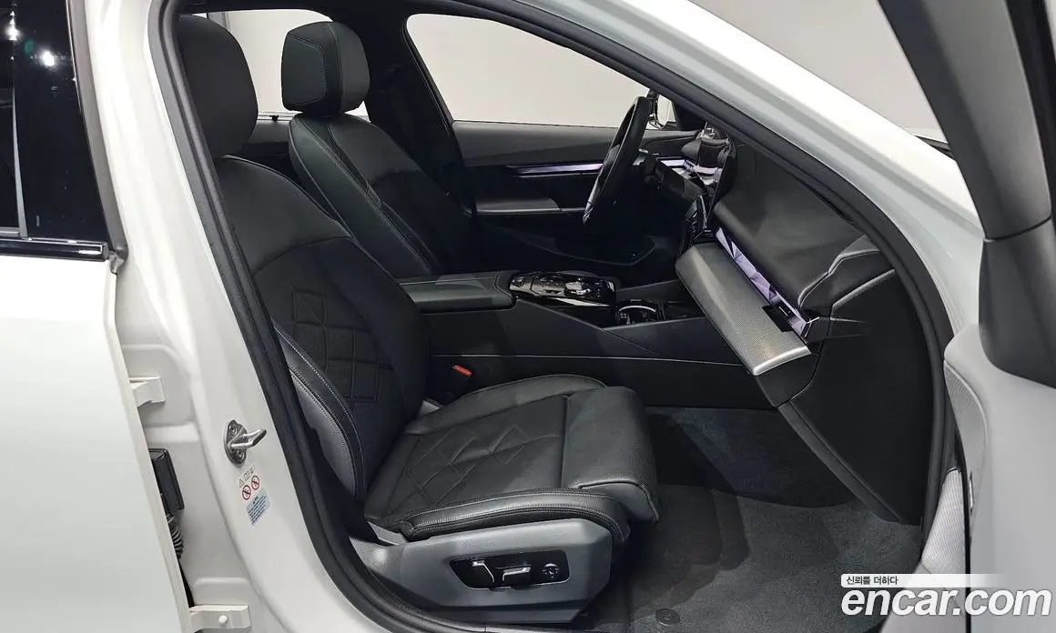 BMW 5 серия 2023 2.0 автомат (гидро), фото 15