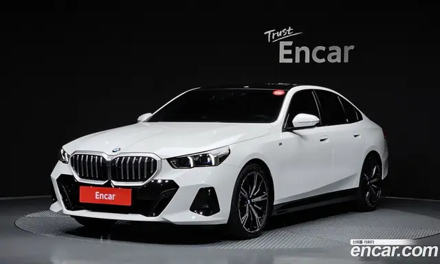 BMW 5 серия, 2025, 10 289 км