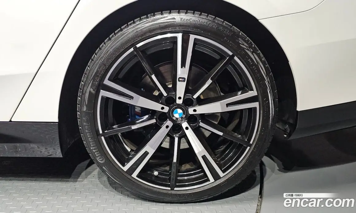 BMW 5 серия 2025 2.0 автомат (гидро), фото 7