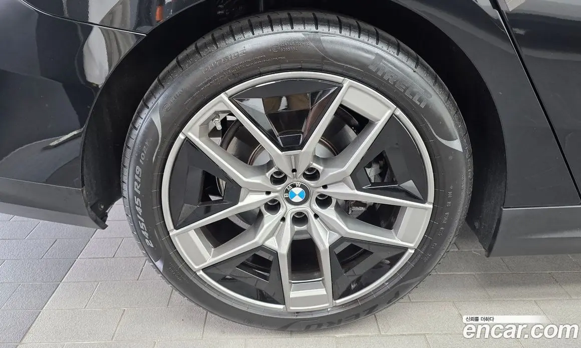 BMW 5 серия 2025 2.0 автомат (гидро), фото 5 BMW 5 серия 2025 2.0 автомат (гидро), фото 5