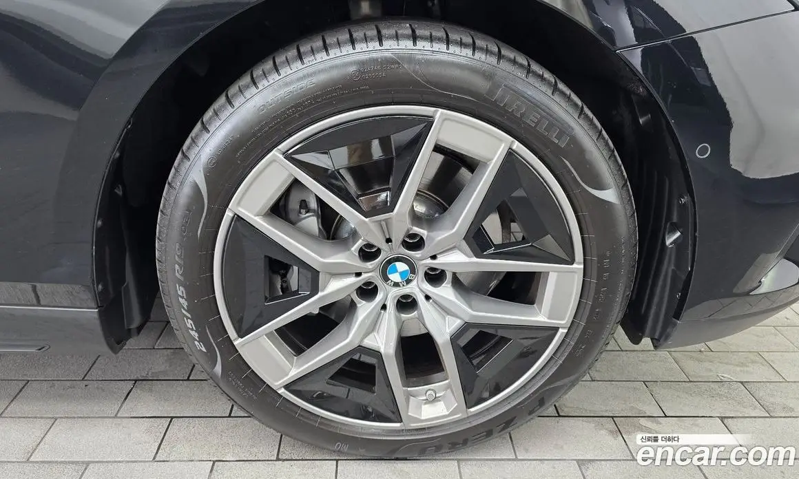 BMW 5 серия 2025 2.0 автомат (гидро), фото 7 BMW 5 серия 2025 2.0 автомат (гидро), фото 7