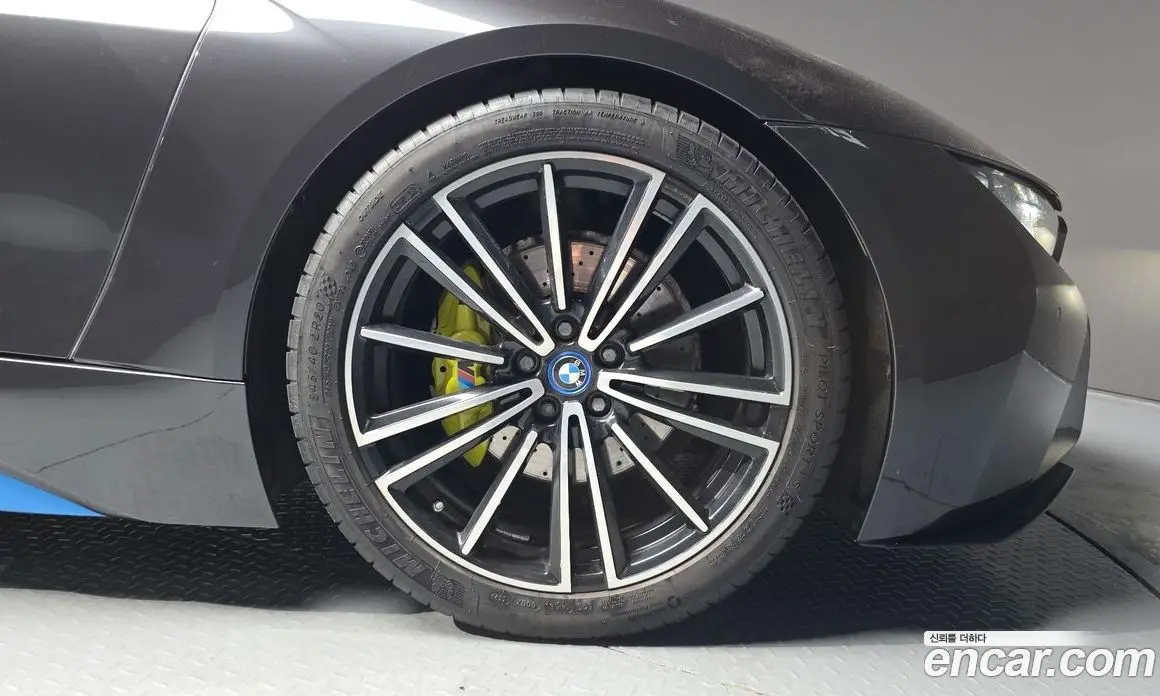 BMW i8 2019 1.5 автомат (гидро), фото 7