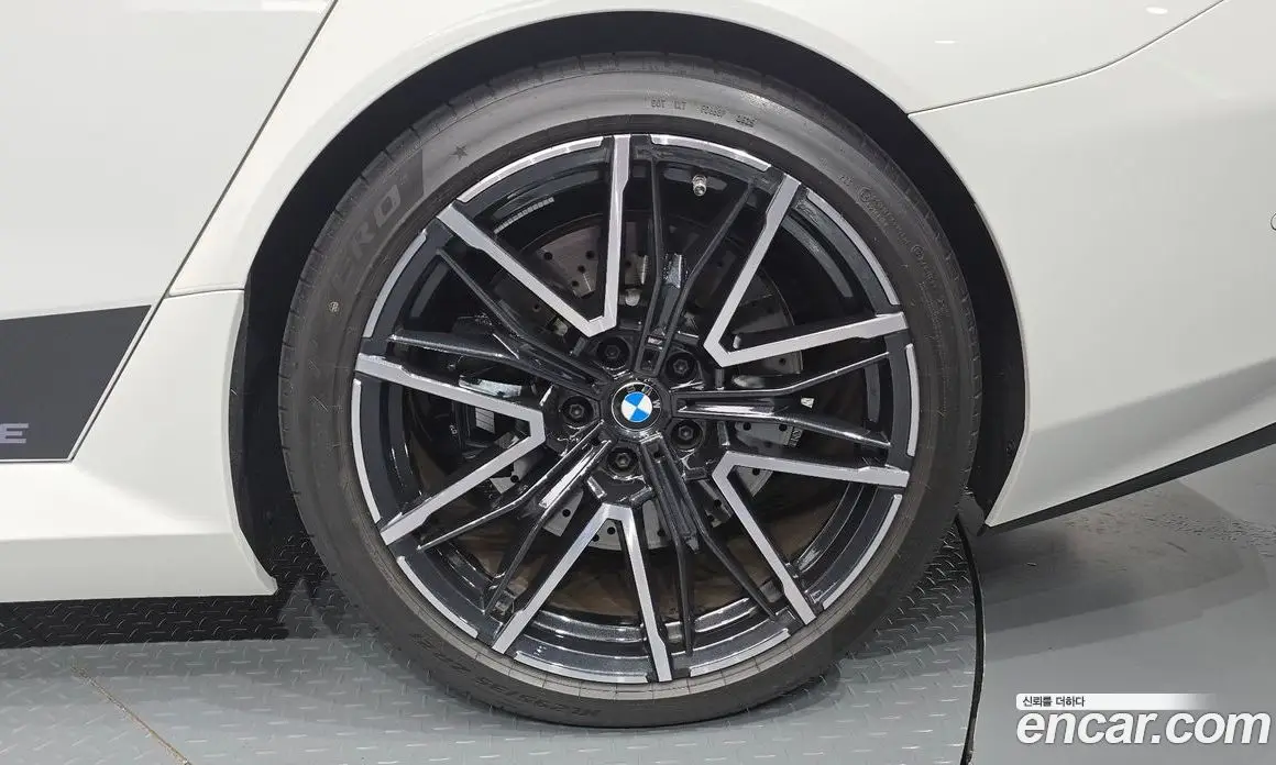 BMW M5 2025 4.4 автомат (гидро), фото 7 BMW M5 2025 4.4 автомат (гидро), фото 7