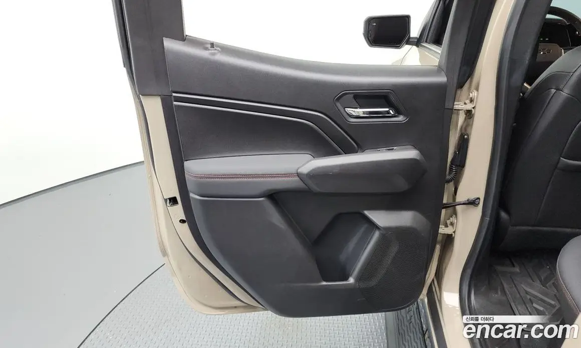 Chevrolet Colorado 2024 2.7 автомат (гидро), фото 14