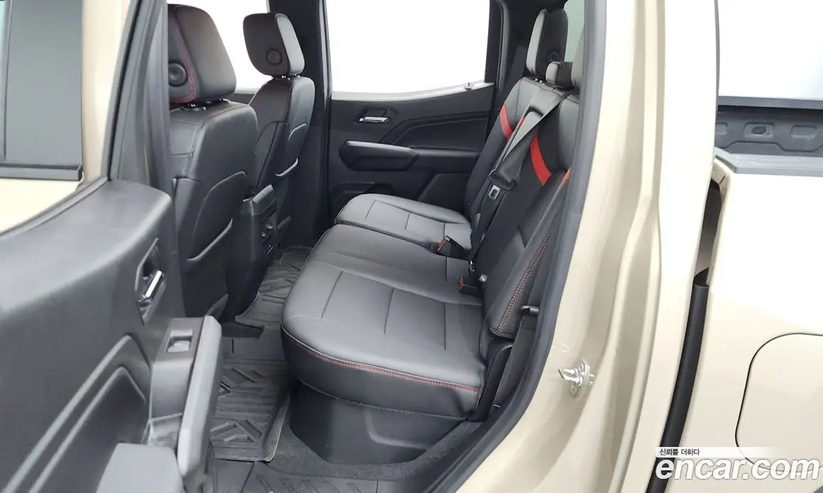Chevrolet Colorado 2024 2.7 автомат (гидро), фото 17