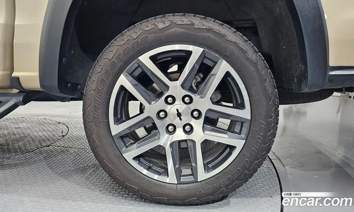 Chevrolet Colorado 2024 2.7 автомат (гидро), фото 6