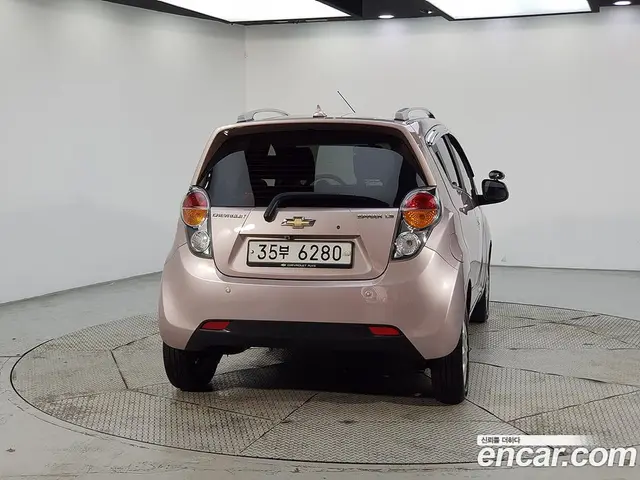Chevrolet Spark 2011 1.0 автомат (гидро), миниатюра 3