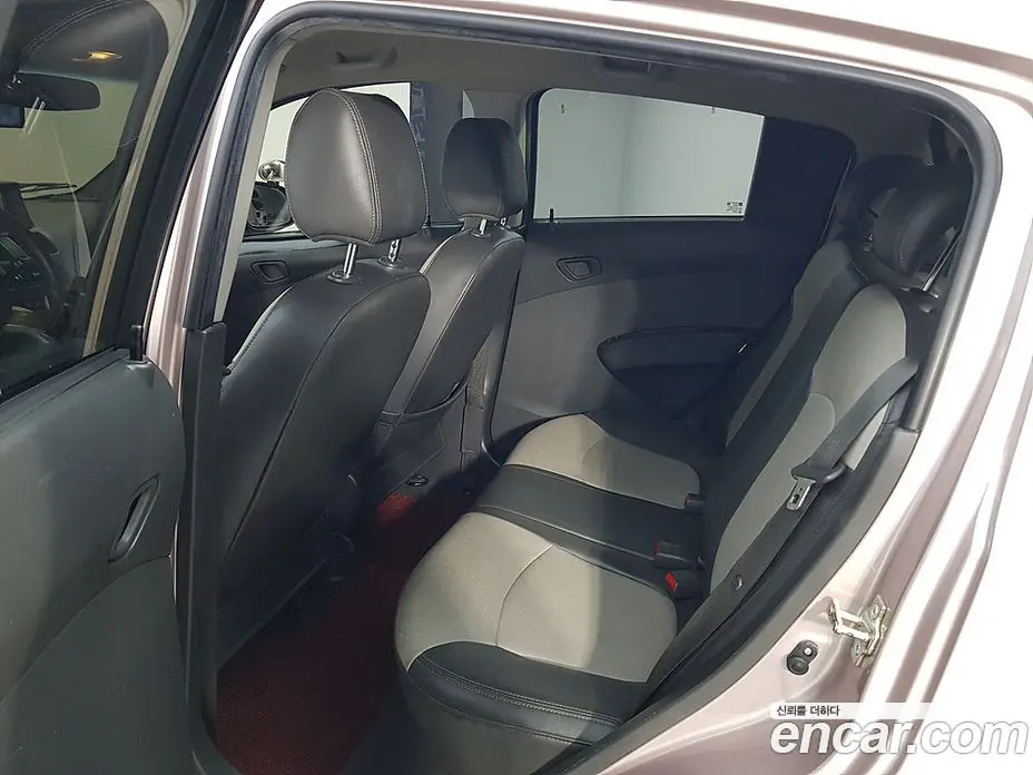 Chevrolet Spark 2011 1.0 автомат (гидро), фото 9