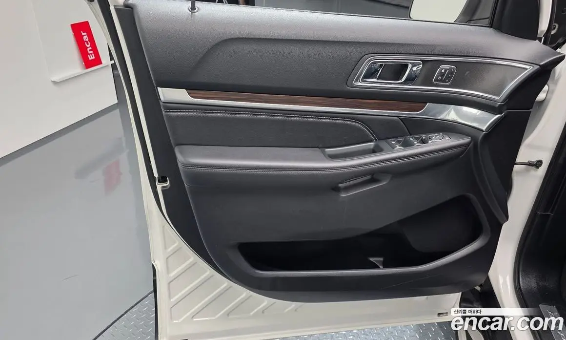 Ford Explorer 2018 2.3 автомат (гидро), фото 14
