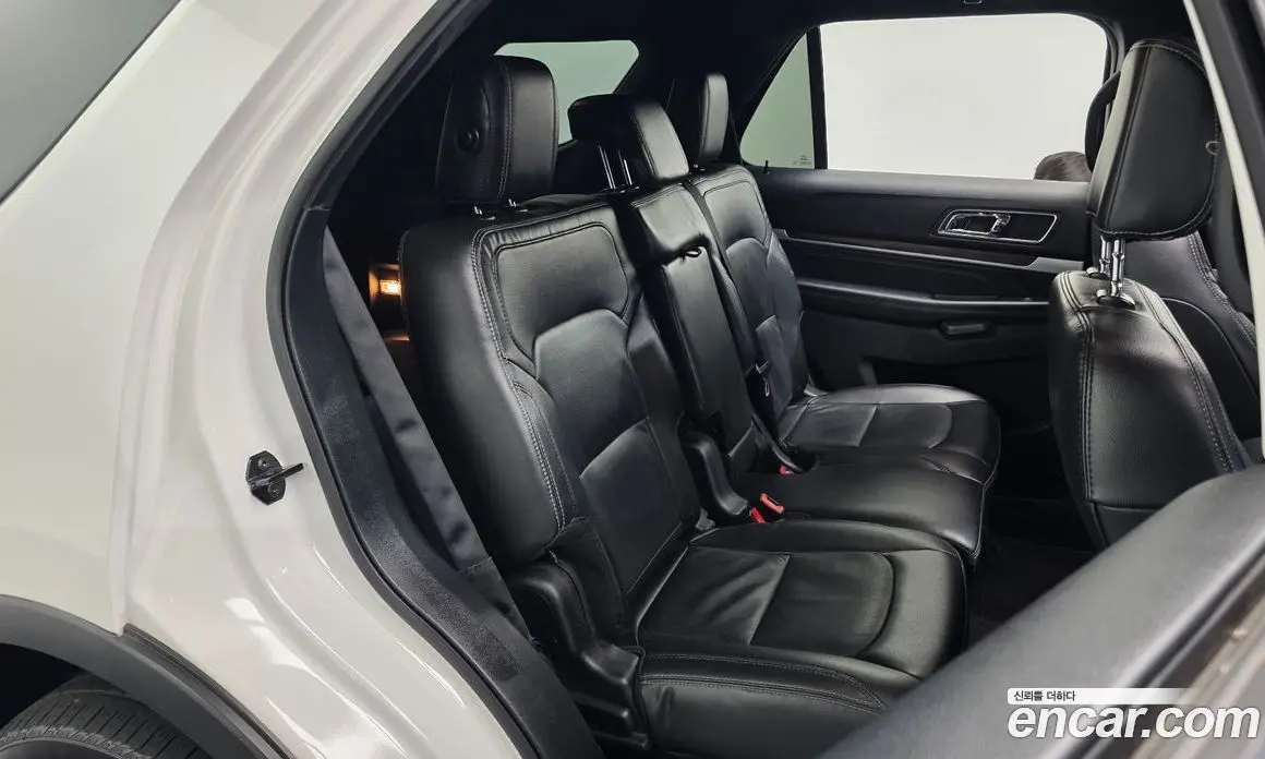 Ford Explorer 2018 2.3 автомат (гидро), фото 17