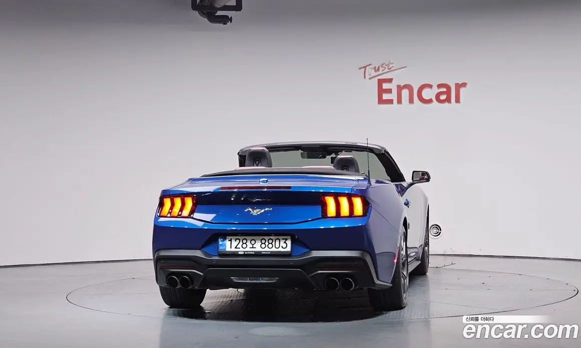 Ford Mustang 2024 2.3 автомат (гидро), фото 3