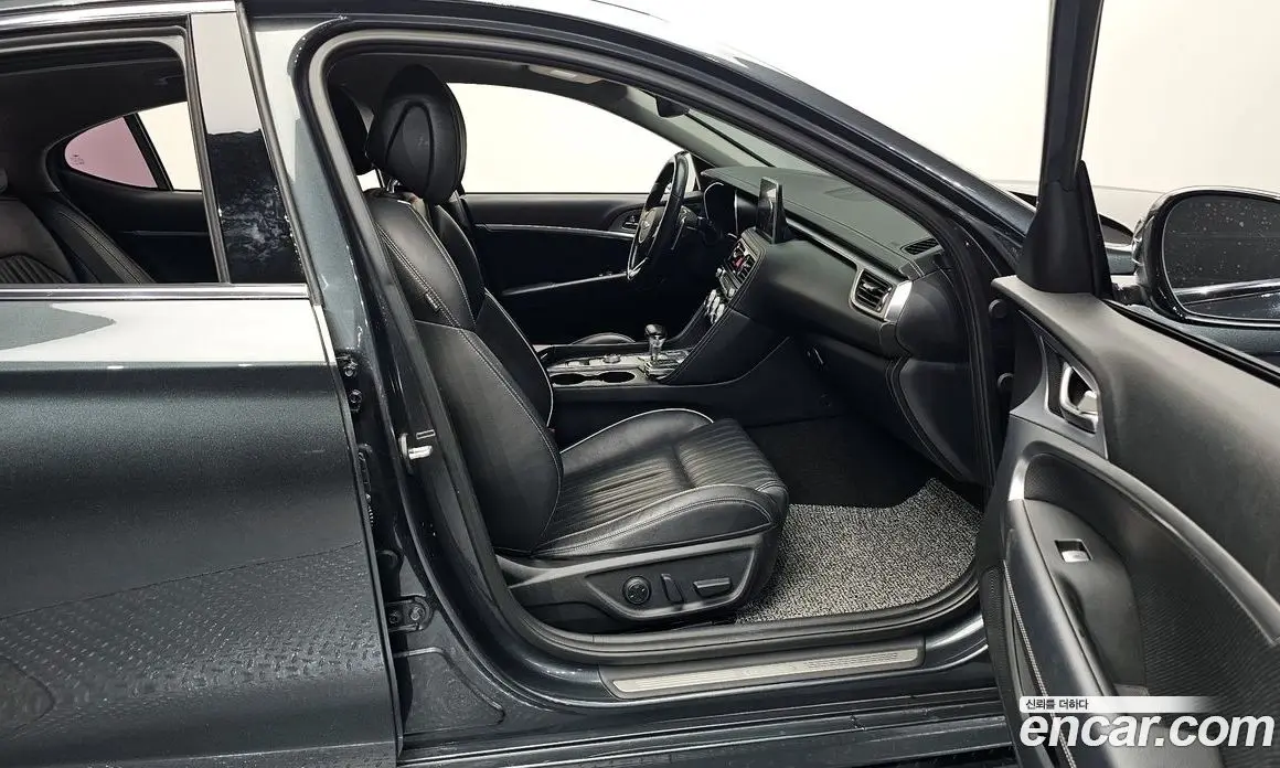 Genesis G70 2017 2.0 автомат (гидро), фото 16 Genesis G70 2017 2.0 автомат (гидро), фото 16